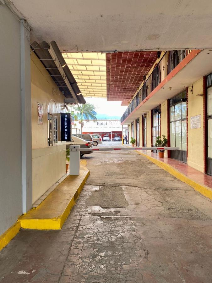 Hotel Maya Ixtlan Ixtlan del Rio Екстериор снимка